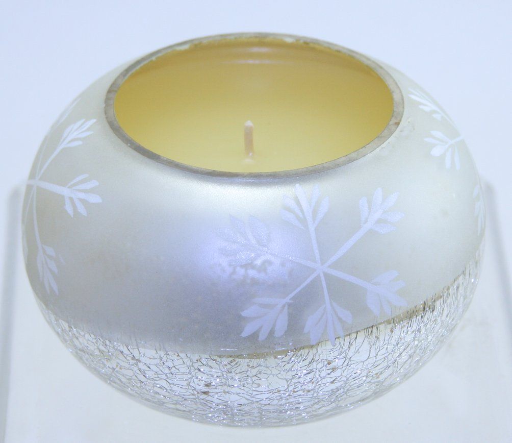 CRACKLE SNOWFLAKE 3 Inch Courtneys Candles 7 oz Limited Edition Scented Jar Candle