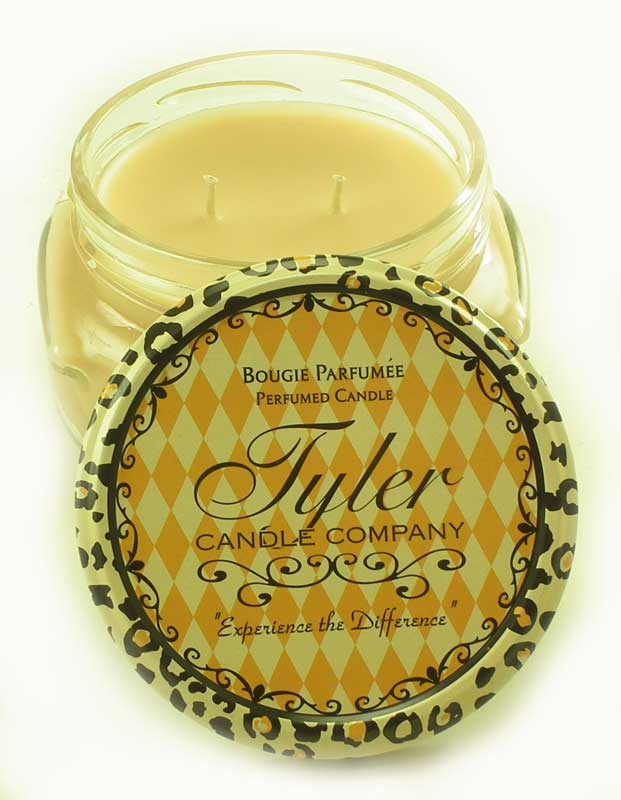 FAMILY TRADITION Tyler 11 oz Medium Scented Jar Candle